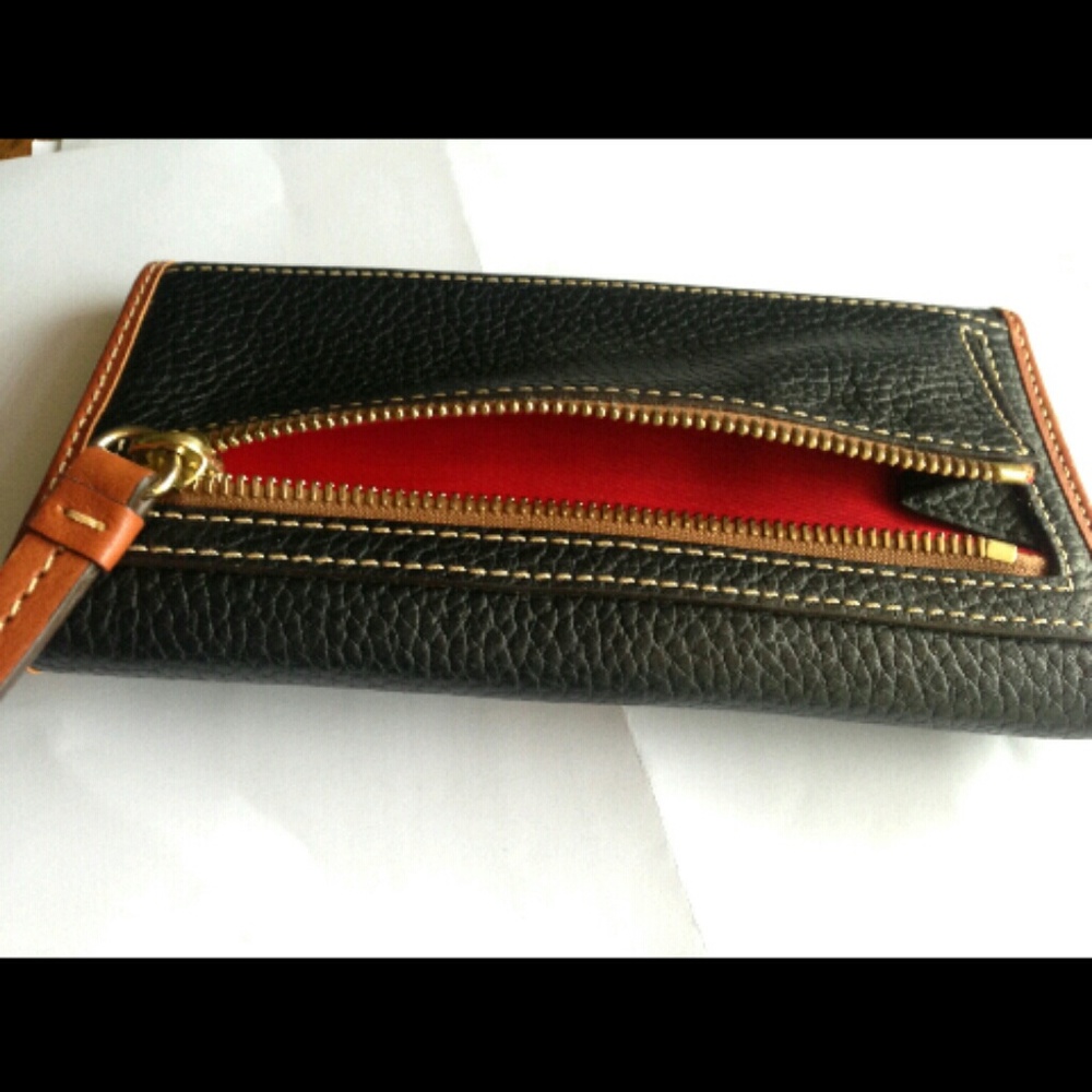 NWOT Dooney & Bourke Black Pebbled Wallet